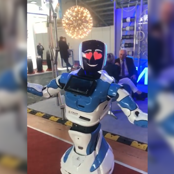 Танцующий робот на Белагро 2020