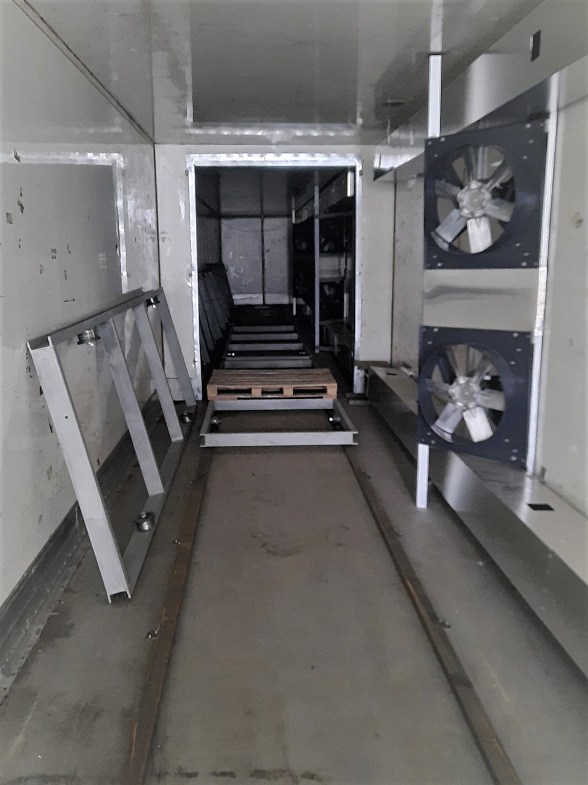 foto-vnutri-sk-telezhki-i-ventilyatory